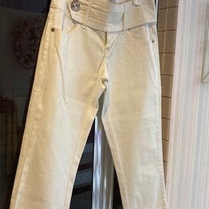 White anklet capris from cachet new with tags never worn